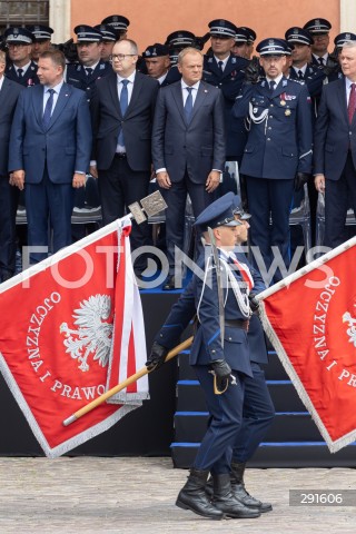  24.07.2024 WARSZAWA<br />
OBCHODY SWIETA POLICJI W WARSZAWIE<br />
N/Z MARCIN KIERWINSKI ADAM BODNAR PREMIER DONALD TUSK MAREK BORON<br />
FOT. ANTONI BYSZEWSKI/FOTONEWS 