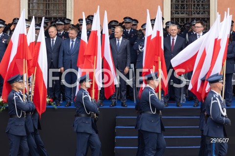  24.07.2024 WARSZAWA<br />
OBCHODY SWIETA POLICJI W WARSZAWIE<br />
N/Z MARCIN KIERWINSKI PREMIER DONALD TUSK TOMASZ SIEMONIAK SZYMON HOLOWNIA<br />
FOT. ANTONI BYSZEWSKI/FOTONEWS 