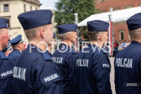  24.07.2024 WARSZAWA<br />
OBCHODY SWIETA POLICJI W WARSZAWIE<br />
N/Z POLICJANCI<br />
FOT. ANTONI BYSZEWSKI/FOTONEWS 