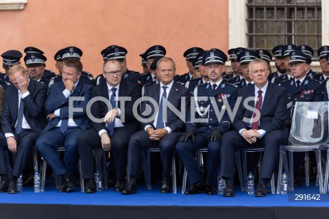  24.07.2024 WARSZAWA<br />
OBCHODY SWIETA POLICJI W WARSZAWIE<br />
N/Z MARCIN KIERWINSKI ADAM BODNAR PREMIER DONALD TUSK MAREK BORON TOMASZ SIEMONIAK CZESLAW MROCZEK<br />
FOT. ANTONI BYSZEWSKI/FOTONEWS 