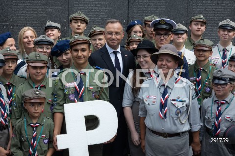  30.07.2024 WARSZAWA<br />
OBCHODY 80. ROCZNICY POWSTANIA WARSZAWSKIEGO W WARSZAWIE <br />
SPOTKANIE PREZYDENTA RP Z BOHATERAMI POWSTANIA<br />
N/Z ANDRZEJ DUDA HARCERZE<br />
FOT. ANTONI BYSZEWSKI/FOTONEWS 