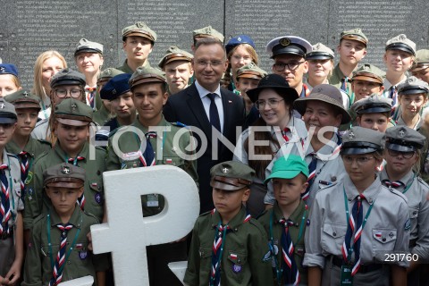  30.07.2024 WARSZAWA<br />
OBCHODY 80. ROCZNICY POWSTANIA WARSZAWSKIEGO W WARSZAWIE <br />
SPOTKANIE PREZYDENTA RP Z BOHATERAMI POWSTANIA<br />
N/Z ANDRZEJ DUDA HARCERZE<br />
FOT. ANTONI BYSZEWSKI/FOTONEWS 