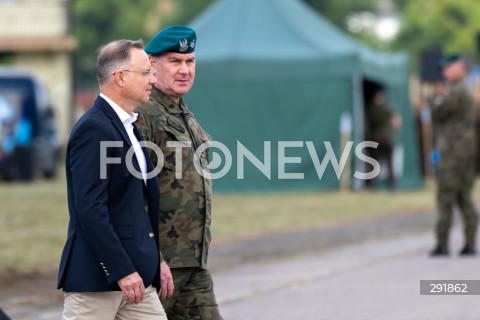  09.08.2024 WARSZAWA<br />
WIZYTA PREZYDENTA RP ANDRZEJA DUDY NA ZGRUPOWANIU WOJSKOWYM<br />
N/Z PREZYDENT ANDRZEJ DUDA GENERAL TOMASZ DOMINIKOWSKI<br />
FOT. MARCIN BANASZKIEWICZ/FOTONEWS  