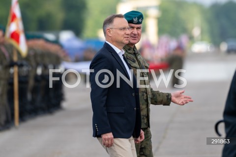  09.08.2024 WARSZAWA<br />
WIZYTA PREZYDENTA RP ANDRZEJA DUDY NA ZGRUPOWANIU WOJSKOWYM<br />
N/Z PREZYDENT ANDRZEJ DUDA GENERAL TOMASZ DOMINIKOWSKI<br />
FOT. MARCIN BANASZKIEWICZ/FOTONEWS  