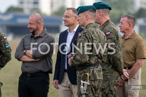  09.08.2024 WARSZAWA<br />
WIZYTA PREZYDENTA RP ANDRZEJA DUDY NA ZGRUPOWANIU WOJSKOWYM<br />
N/Z JACEK SIEWIERA ANDRZEJ DUDA <br />
FOT. MARCIN BANASZKIEWICZ/FOTONEWS  