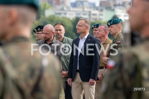  09.08.2024 WARSZAWA<br />
WIZYTA PREZYDENTA RP ANDRZEJA DUDY NA ZGRUPOWANIU WOJSKOWYM<br />
N/Z JACEK SIEWIERA ANDRZEJ DUDA <br />
FOT. MARCIN BANASZKIEWICZ/FOTONEWS  