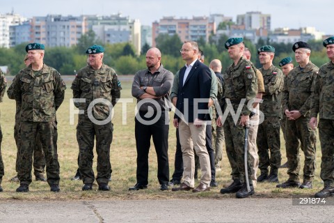  09.08.2024 WARSZAWA<br />
WIZYTA PREZYDENTA RP ANDRZEJA DUDY NA ZGRUPOWANIU WOJSKOWYM<br />
N/Z JACEK SIEWIERA ANDRZEJ DUDA <br />
FOT. MARCIN BANASZKIEWICZ/FOTONEWS  