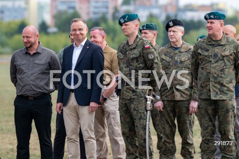  09.08.2024 WARSZAWA<br />
WIZYTA PREZYDENTA RP ANDRZEJA DUDY NA ZGRUPOWANIU WOJSKOWYM<br />
N/Z JACEK SIEWIERA ANDRZEJ DUDA <br />
FOT. MARCIN BANASZKIEWICZ/FOTONEWS  