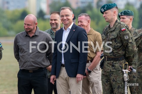  09.08.2024 WARSZAWA<br />
WIZYTA PREZYDENTA RP ANDRZEJA DUDY NA ZGRUPOWANIU WOJSKOWYM<br />
N/Z JACEK SIEWIERA ANDRZEJ DUDA <br />
FOT. MARCIN BANASZKIEWICZ/FOTONEWS  