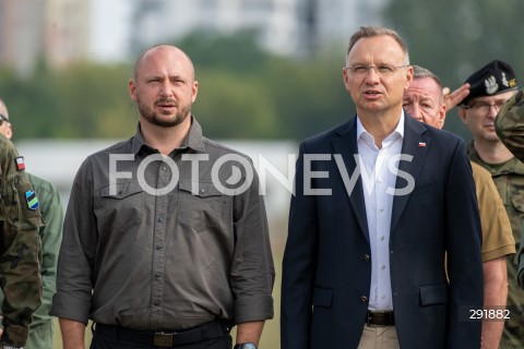  09.08.2024 WARSZAWA<br />
WIZYTA PREZYDENTA RP ANDRZEJA DUDY NA ZGRUPOWANIU WOJSKOWYM<br />
N/Z JACEK SIEWIERA ANDRZEJ DUDA <br />
FOT. MARCIN BANASZKIEWICZ/FOTONEWS  