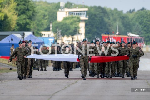  09.08.2024 WARSZAWA<br />
WIZYTA PREZYDENTA RP ANDRZEJA DUDY NA ZGRUPOWANIU WOJSKOWYM<br />
N/Z WOJSKO POLSKIE FLAGA <br />
FOT. MARCIN BANASZKIEWICZ/FOTONEWS  