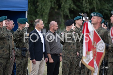  09.08.2024 WARSZAWA<br />
WIZYTA PREZYDENTA RP ANDRZEJA DUDY NA ZGRUPOWANIU WOJSKOWYM<br />
N/Z JACEK SIEWIERA ANDRZEJ DUDA <br />
FOT. MARCIN BANASZKIEWICZ/FOTONEWS  