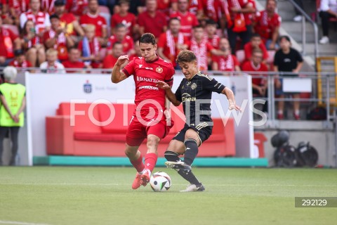  23.08.2024 LODZ <br />
PILKA NOZNA - PKO BP EKSTRAKLASA<br />
WIDZEW LODZ - RADOMIAK RADOM<br />
N/Z JAKUB LUKOWSKI GUILHERME ZIMOVSKI<br />
 