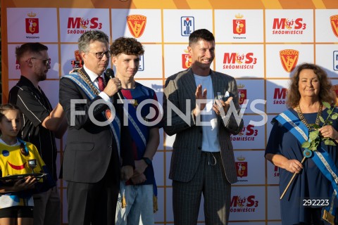  01.09.2024 WARSZAWA<br />
CEREMONIA WRECZENIA ORDERU USMIECHU ROBERTOWI LEWANDOWSKIEMU<br />
N/Z MAREK MICHALAK ROBERT LEWANDOWSKI<br />
FOT. MARCIN BANASZKIEWICZ/FOTONEWS  