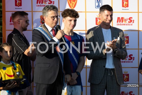  01.09.2024 WARSZAWA<br />
CEREMONIA WRECZENIA ORDERU USMIECHU ROBERTOWI LEWANDOWSKIEMU<br />
N/Z MAREK MICHALAK ROBERT LEWANDOWSKI<br />
FOT. MARCIN BANASZKIEWICZ/FOTONEWS  