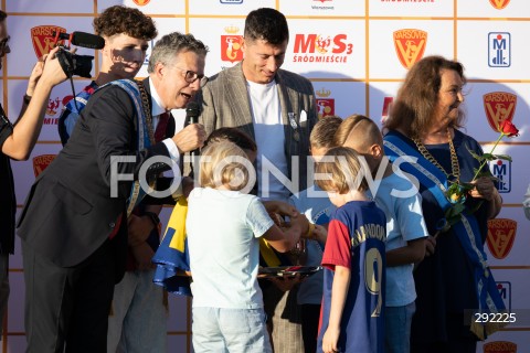  01.09.2024 WARSZAWA<br />
CEREMONIA WRECZENIA ORDERU USMIECHU ROBERTOWI LEWANDOWSKIEMU<br />
N/Z MAREK MICHALAK ROBERT LEWANDOWSKI ANNA DYMNA<br />
FOT. MARCIN BANASZKIEWICZ/FOTONEWS  