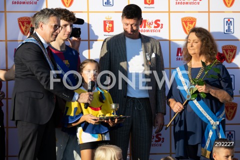  01.09.2024 WARSZAWA<br />
CEREMONIA WRECZENIA ORDERU USMIECHU ROBERTOWI LEWANDOWSKIEMU<br />
N/Z MAREK MICHALAK ROBERT LEWANDOWSKI ANNA DYMNA<br />
FOT. MARCIN BANASZKIEWICZ/FOTONEWS  