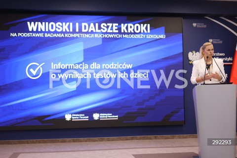  09.09.2024 WARSZAWA<br />
KONFERENCJA PRASOWA MINISTER EDUKACJI BARBARY NOWACKIEJ I MINISTRA SPORTU I TURYSTYKI SLAWOMIRA NITRASA NT. RAPORTU PODSUMOWUJĄCEGO BADANIE KONDYCJI FIZYCZNEJ DZIECI I MLODZIEZY SZKOLNEJ W 2024 ROKU W WARSZAWIE<br />
N/Z BARBARA NOWACKA<br />
FOT. ANTONI BYSZEWSKI/FOTONEWS 