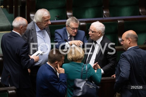  27.09.2024 WARSZAWA<br />
POSIEDZENIE SEJMU RP<br />
N/Z RYSZARD TERLECKI JAROSLAW KACZYNSKI ANTONI MACIEREWICZ PIOTR GLISNKI SZYMON SZYNKOWSKI VEL SEK<br />
FOT. MARCIN BANASZKIEWICZ/FOTONEWS  