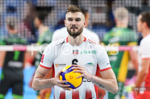  28.09.2024 RZESZOW <br />
SIATKOWKA MEZCZYZN <br />
PLUSLIGA SEZON 2024/2025 <br />
PLUS LIGA POLISH MEN VOLLEYBALL LEAGUE <br />
MECZ ASSECO RESOVIA - ALURON CMC WARTA ZAWIERCIE <br />
N/Z KAROL KLOS SYLWETKA <br />
 