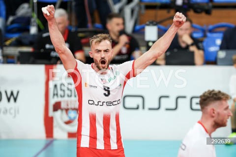  28.09.2024 RZESZOW <br />
SIATKOWKA MEZCZYZN <br />
PLUSLIGA SEZON 2024/2025 <br />
PLUS LIGA POLISH MEN VOLLEYBALL LEAGUE <br />
MECZ ASSECO RESOVIA - ALURON CMC WARTA ZAWIERCIE <br />
N/Z JAKUB BUCKI RADOSC EMOCJE SYLWETKA <br />
 