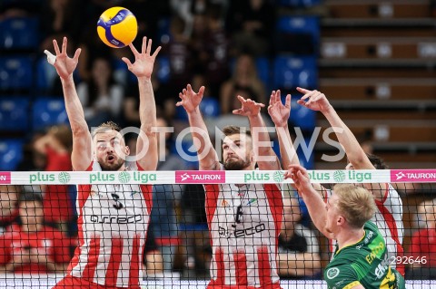  28.09.2024 RZESZOW <br />
SIATKOWKA MEZCZYZN <br />
PLUSLIGA SEZON 2024/2025 <br />
PLUS LIGA POLISH MEN VOLLEYBALL LEAGUE <br />
MECZ ASSECO RESOVIA - ALURON CMC WARTA ZAWIERCIE <br />
N/Z JAKUB BUCKI KAROL KLOS BLOK <br />
 