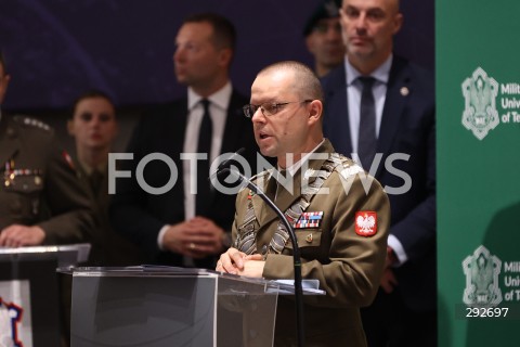  02.10.2024 WARSZAWA<br />
INAUGURACJA ROKU AKADEMICKIEGO NA WOJSKOWEJ AKADEMII TECHNICZNEJ Z UDZIALEM PREZYDENTA RP<br />
N/Z PRZEMYSLAW WACHULAK<br />
FOT. ANTONI BYSZEWSKI/FOTONEWS 