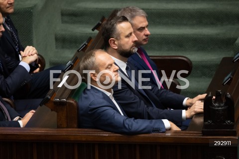  16.10.2024 WARSZAWA<br />
POSIEDZENIE SEJMU RP<br />
OREDZIE PREZYDENTA ANDRZEJA DUDY<br />
N/Z DONALD TUSK WLADYSLAW KOSINIAK KAMYSZ KRZYSZTOF GAWKOWSKI<br />
FOT. MARCIN BANASZKIEWICZ/FOTONEWS  