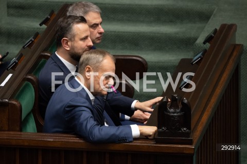  16.10.2024 WARSZAWA<br />
POSIEDZENIE SEJMU RP<br />
OREDZIE PREZYDENTA ANDRZEJA DUDY<br />
N/Z DONALD TUSK WLADYSLAW KOSINIAK KAMYSZ KRZYSZTOF GAWKOWSKI<br />
FOT. MARCIN BANASZKIEWICZ/FOTONEWS  