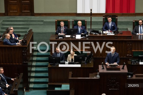  16.10.2024 WARSZAWA<br />
POSIEDZENIE SEJMU RP<br />
OREDZIE PREZYDENTA ANDRZEJA DUDY<br />
N/Z PREZYDENT RP ANDRZEJ DUDA DONALD TUSK SZYMON HOLOWNIA<br />
FOT. MARCIN BANASZKIEWICZ/FOTONEWS  