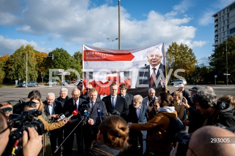  23.10.2024 GDANSK<br />
KONFERENCJA PIS W SPRAWIE ZMIANY NAZWY ULICY PREZYDENTA LECHA KACZYNSKIEGO W GDANSKU<br />
N/Z JACEK KURSKI TOMASZ RAKOWSKI ANDRZEJ GWIAZDA<br />
 