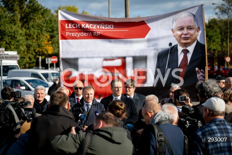  23.10.2024 GDANSK<br />
KONFERENCJA PIS W SPRAWIE ZMIANY NAZWY ULICY PREZYDENTA LECHA KACZYNSKIEGO W GDANSKU<br />
N/Z JACEK KURSKI TOMASZ RAKOWSKI<br />
 