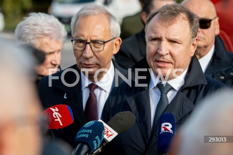  23.10.2024 GDANSK<br />
KONFERENCJA PIS W SPRAWIE ZMIANY NAZWY ULICY PREZYDENTA LECHA KACZYNSKIEGO W GDANSKU<br />
N/Z JACEK KURSKI KAZIMIERZ SMOLINSKI<br />
 