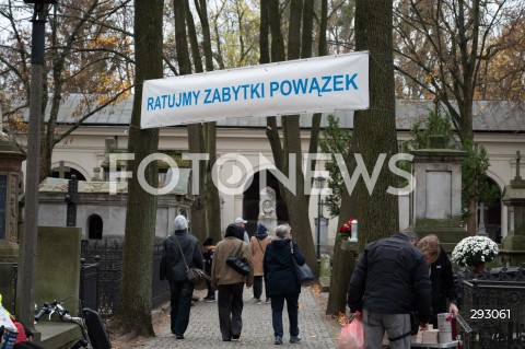  01.11.2024 WARSZAWA<br />
DZIEN WSZYSTKICH SWIETYCH<br />
N/Z CMENTARZ POWAZKOWSKI<br />
FOT. MARCIN BANASZKIEWICZ/FOTONEWS  