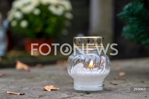  01.11.2024 WARSZAWA<br />
DZIEN WSZYSTKICH SWIETYCH<br />
N/Z ZNICZ<br />
FOT. MARCIN BANASZKIEWICZ/FOTONEWS  