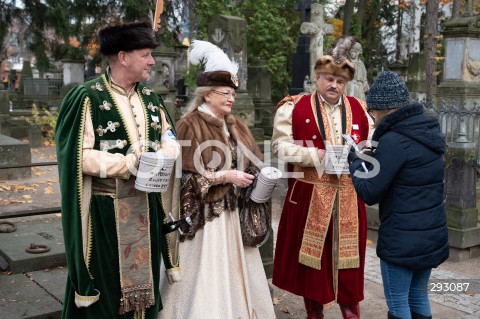  01.11.2024 WARSZAWA<br />
DZIEN WSZYSTKICH SWIETYCH<br />
N/Z KWESTA RATUJMY ZABYTKI POWAZEK WARSZAWSKIE BRACTWO KURKOWE<br />
FOT. MARCIN BANASZKIEWICZ/FOTONEWS  