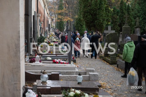  01.11.2024 WARSZAWA<br />
DZIEN WSZYSTKICH SWIETYCH<br />
N/Z CMENTARZ POWAZKOWSKI<br />
FOT. MARCIN BANASZKIEWICZ/FOTONEWS  