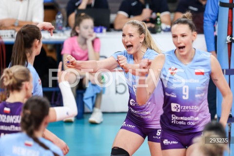  06.11.2024 RZESZOW <br />
SIATKOWKA <br />
SIATKOWKA LIGA MISTRZYN <br />
CEV CHAMPIONS LEAGUE VOLLEY 2025 WOMEN <br />
MECZ DEVELOPRES RZESZOW - MARITZA PLOVDIV <br />
N/Z MARRIT JASPER WERONIKA CENTKA RADOSC EMOCJE<br />
 