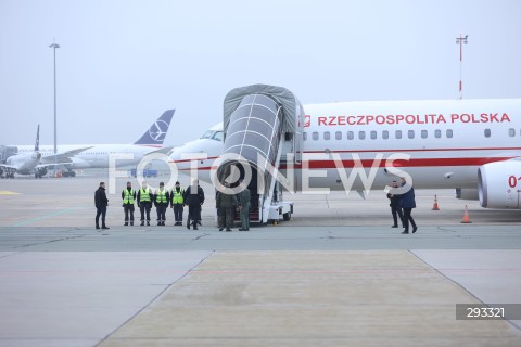  07.11.2024 WARSZAWA<br />
KONFERENCJA PRASOWA PREZESA RADY MINISTROW DONALDA TUSKA PRZED WYLOTEM DO BUDAPESZTU W WOJSKOWYM PORCIE LOTNICZYM WARSZAWA-OKECIE<br />
N/Z SAMOLOT RZADOWY BOEING 737 <br />
FOT. ANTONI BYSZEWSKI/FOTONEWS 