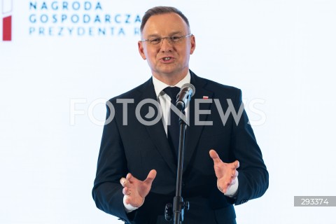  07.11.2024 LANCUT<br />
XXII EDYCJA NAGRODY GOSPODARCZEJ PREZYDENTA RP NA ZAMKU W LANCUCIE <br />
WRECZENIE NAGROD LAUREATOM <br />
N/Z PREZYDENT RP ANDRZEJ DUDA <br />
 