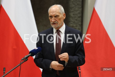  08.11.2024 WARSZAWA<br />
KONFERENCJA PRASOWA ANTONIEGO MACIEREWICZA WS. RAPORTU O KATASTROFIE SMOLENSKIEJ W SEJMIE<br />
N/Z ANTONI MACIEREWICZ<br />
FOT. ANTONI BYSZEWSKI/FOTONEWS 