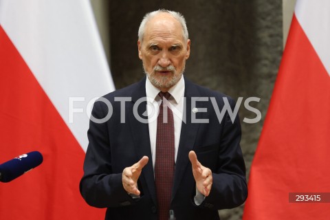  08.11.2024 WARSZAWA<br />
KONFERENCJA PRASOWA ANTONIEGO MACIEREWICZA WS. RAPORTU O KATASTROFIE SMOLENSKIEJ W SEJMIE<br />
N/Z ANTONI MACIEREWICZ<br />
FOT. ANTONI BYSZEWSKI/FOTONEWS 