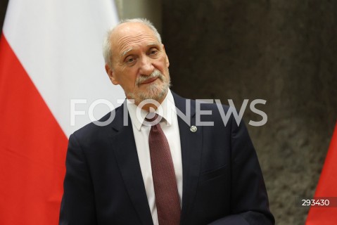  08.11.2024 WARSZAWA<br />
KONFERENCJA PRASOWA ANTONIEGO MACIEREWICZA WS. RAPORTU O KATASTROFIE SMOLENSKIEJ W SEJMIE<br />
N/Z ANTONI MACIEREWICZ<br />
FOT. ANTONI BYSZEWSKI/FOTONEWS 