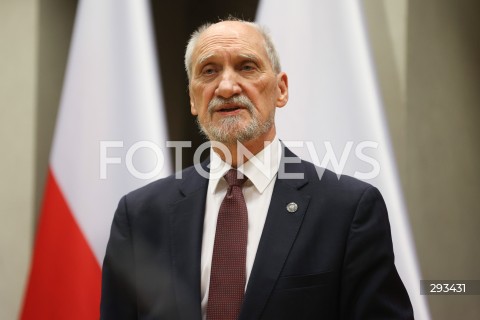  08.11.2024 WARSZAWA<br />
KONFERENCJA PRASOWA ANTONIEGO MACIEREWICZA WS. RAPORTU O KATASTROFIE SMOLENSKIEJ W SEJMIE<br />
N/Z ANTONI MACIEREWICZ<br />
FOT. ANTONI BYSZEWSKI/FOTONEWS 