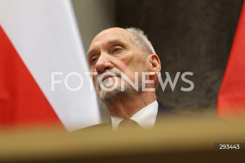  08.11.2024 WARSZAWA<br />
KONFERENCJA PRASOWA ANTONIEGO MACIEREWICZA WS. RAPORTU O KATASTROFIE SMOLENSKIEJ W SEJMIE<br />
N/Z ANTONI MACIEREWICZ<br />
FOT. ANTONI BYSZEWSKI/FOTONEWS 