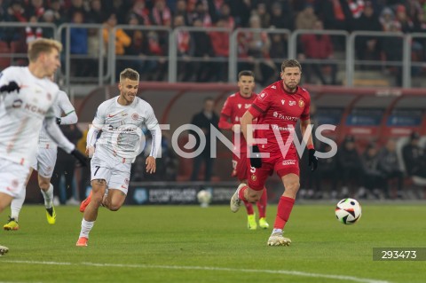  09.11.2024 LODZ <br />
PILKA NOZNA - PKO BP EKSTRAKLASA<br />
WIDZEW LODZ - ZAGLEBIE LUBIN<br />
N/Z IMAD RONDIC<br />
 