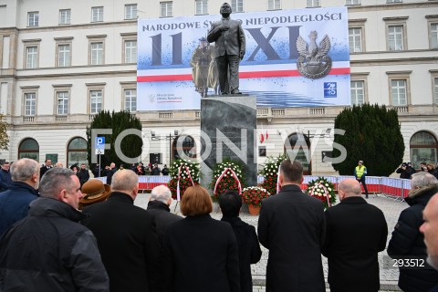  10.11..2024 WARSZAWA<br />
OBCHODY MIESIECZNCY SMOLENSKIEJ<br />
N/Z POMNIK LECHA KACZYNSKIEGO<br />
FOT. MARCIN BANASZKIEWICZ/FOTONEWS  