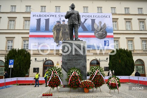  10.11..2024 WARSZAWA<br />
OBCHODY MIESIECZNCY SMOLENSKIEJ<br />
N/Z POMNIK LECHA KACZYNSKIEGO<br />
FOT. MARCIN BANASZKIEWICZ/FOTONEWS  