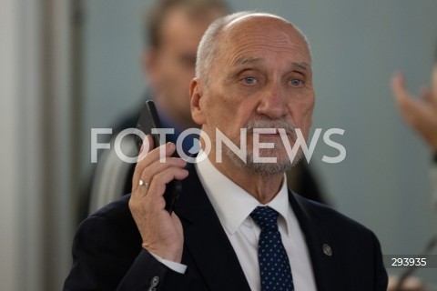  21.11.2024 WARSZAWA<br />
KONFERENCJA PRASOWA ANTONIEGO MACIEREWICZA<br />
N/Z ANTONI MACIEREWICZ<br />
FOT. MARCIN BANASZKIEWICZ/FOTONEWS  