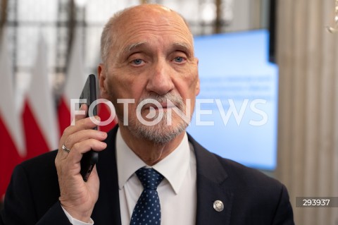  21.11.2024 WARSZAWA<br />
KONFERENCJA PRASOWA ANTONIEGO MACIEREWICZA<br />
N/Z ANTONI MACIEREWICZ<br />
FOT. MARCIN BANASZKIEWICZ/FOTONEWS  